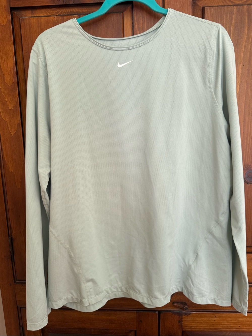 Nike Dri Fit Ladies Size XXL Long Sleeve Light Sage Green Running Shirt. NWOT